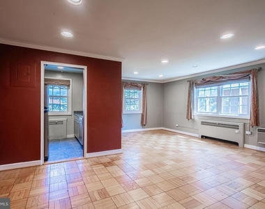 4374 N Pershing Drive - Photo Thumbnail 5