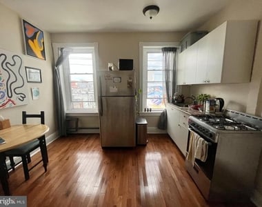 2938 W Oxford Street - Photo Thumbnail 8