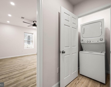 437 W Girard Avenue - Photo Thumbnail 11