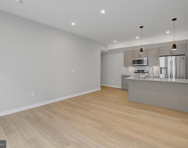 1205 S 15th Street - Photo Thumbnail 4