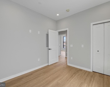 1205 S 15th Street - Photo Thumbnail 9