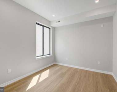1205 S 15th Street - Photo Thumbnail 8