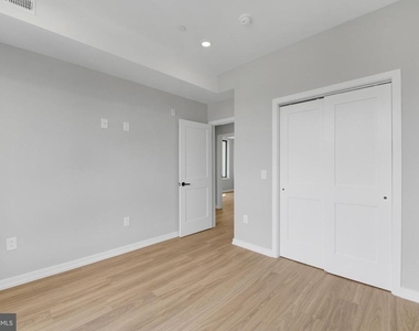 1205 S 15th Street - Photo Thumbnail 7