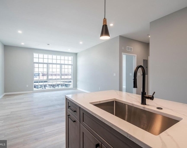 2401 Washington Avenue - Photo Thumbnail 15