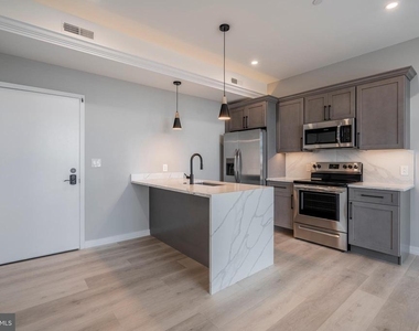 2401 Washington Avenue - Photo Thumbnail 1