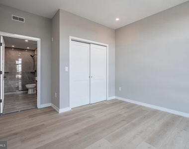 2401 Washington Avenue - Photo Thumbnail 12