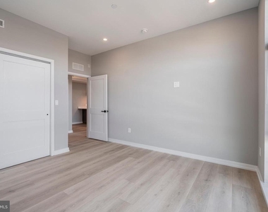 2401 Washington Avenue - Photo Thumbnail 8