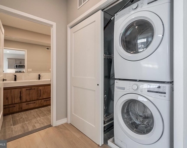 2401 Washington Avenue - Photo Thumbnail 5