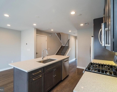 1432 Clymer Street - Photo Thumbnail 4