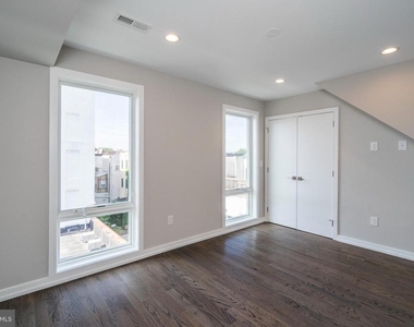1432 Clymer Street - Photo Thumbnail 11
