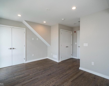 1432 Clymer Street - Photo Thumbnail 12