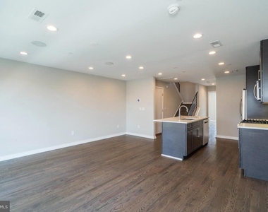 1432 Clymer Street - Photo Thumbnail 3