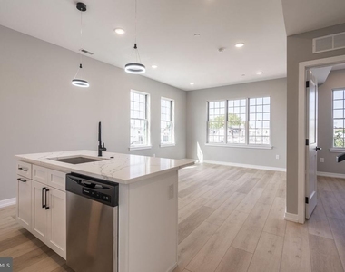 713 S Mildred Street - Photo Thumbnail 5