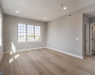 713 S Mildred Street - Photo Thumbnail 2