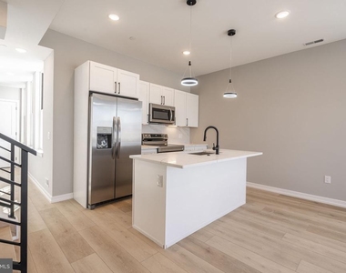 713 S Mildred Street - Photo Thumbnail 4