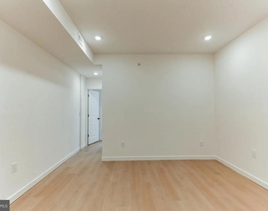 3342 N Smedley Street - Photo Thumbnail 5