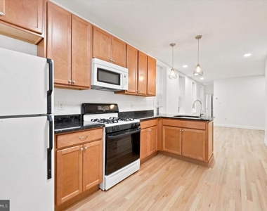 3153.5 Richmond Street - Photo Thumbnail 4