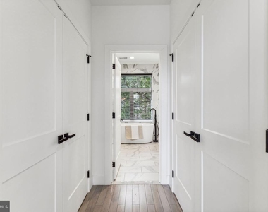 2835 Edgemont Street - Photo Thumbnail 24