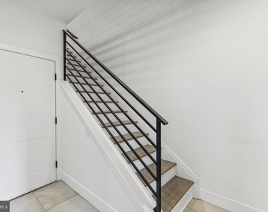2835 Edgemont Street - Photo Thumbnail 8