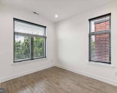 2835 Edgemont Street - Photo Thumbnail 33