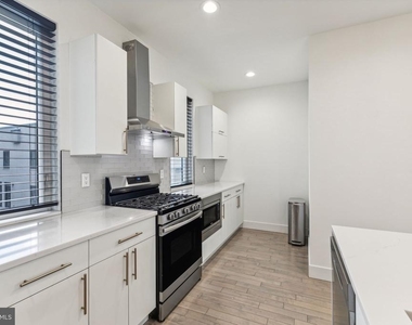 2835 Edgemont Street - Photo Thumbnail 13