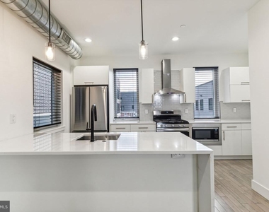 2835 Edgemont Street - Photo Thumbnail 11