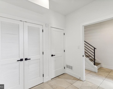 2835 Edgemont Street - Photo Thumbnail 10
