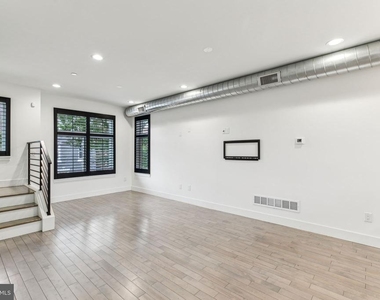 2835 Edgemont Street - Photo Thumbnail 15