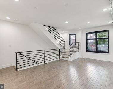 2835 Edgemont Street - Photo Thumbnail 16