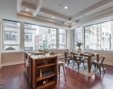 1501 Locust Street - Photo Thumbnail 2