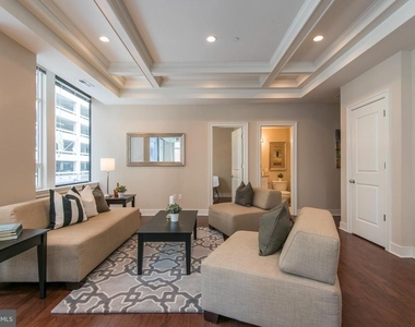 1501 Locust Street - Photo Thumbnail 6