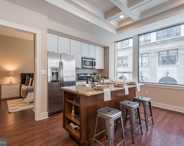 1501 Locust Street - Photo Thumbnail 3