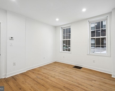 1821 Memphis Street - Photo Thumbnail 4