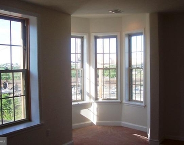 3100 Mount Vernon Street - Photo Thumbnail 2