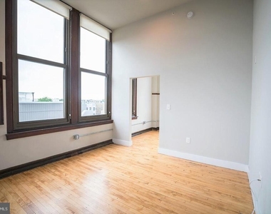 1300 S 19th Street - Photo Thumbnail 2