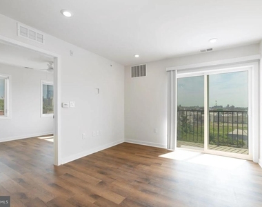 2501 Washington Avenue - Photo Thumbnail 3