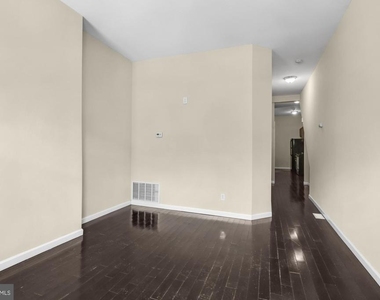 1536 S 19th Street - Photo Thumbnail 3