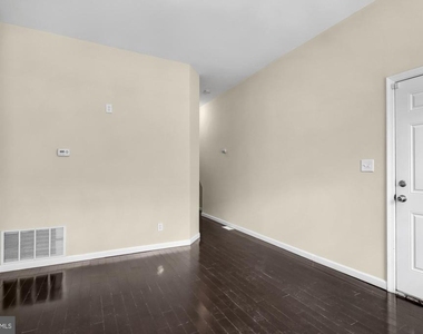 1536 S 19th Street - Photo Thumbnail 4