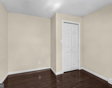 1536 S 19th Street - Photo Thumbnail 14