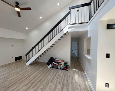 72304 Delaire Landing Road - Photo Thumbnail 14