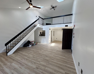 72304 Delaire Landing Road - Photo Thumbnail 9