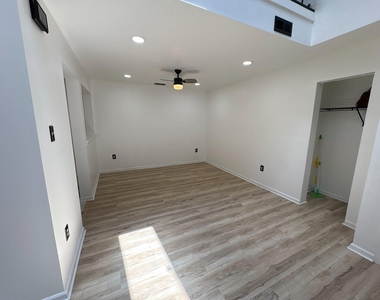 72304 Delaire Landing Road - Photo Thumbnail 10