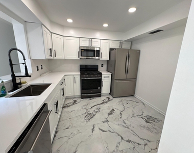 72304 Delaire Landing Road - Photo Thumbnail 15
