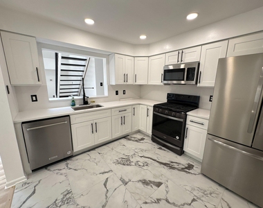 72304 Delaire Landing Road - Photo Thumbnail 20