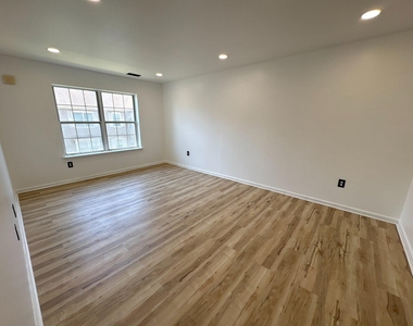 72304 Delaire Landing Road - Photo Thumbnail 24