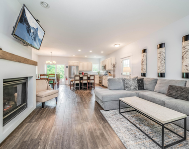 580 Mason Street - Photo Thumbnail 1
