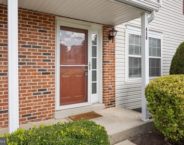 618 Songbird Court - Photo Thumbnail 2