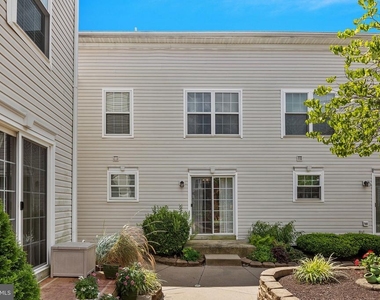 618 Songbird Court - Photo Thumbnail 20