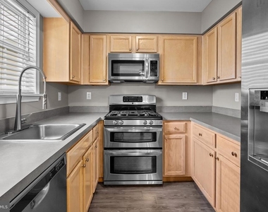 618 Songbird Court - Photo Thumbnail 8