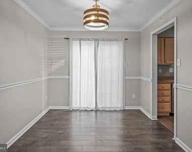 618 Songbird Court - Photo Thumbnail 7